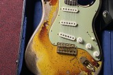 Fender 2023 Custom Shop Wildwood 10 61 Stratocaster Super Heavy Relic Faded 3 Tone Sunbusrt-20.jpg